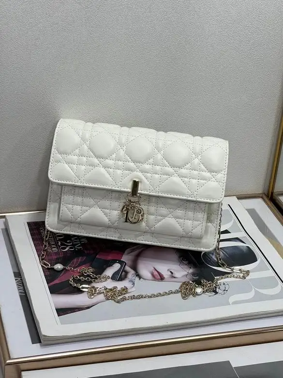 19.5cm 062506 YG 6 colour